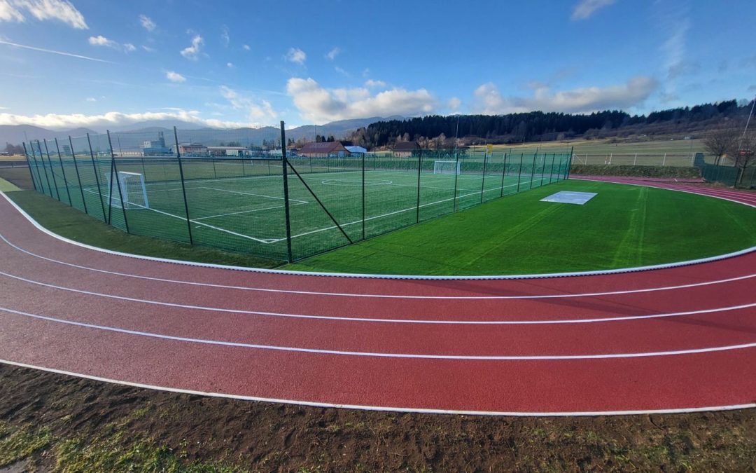 Vabilo na otvoritev obnovljenega športnega stadiona pri Osnovni šoli Stari trg pri Ložu, 17.5.2025